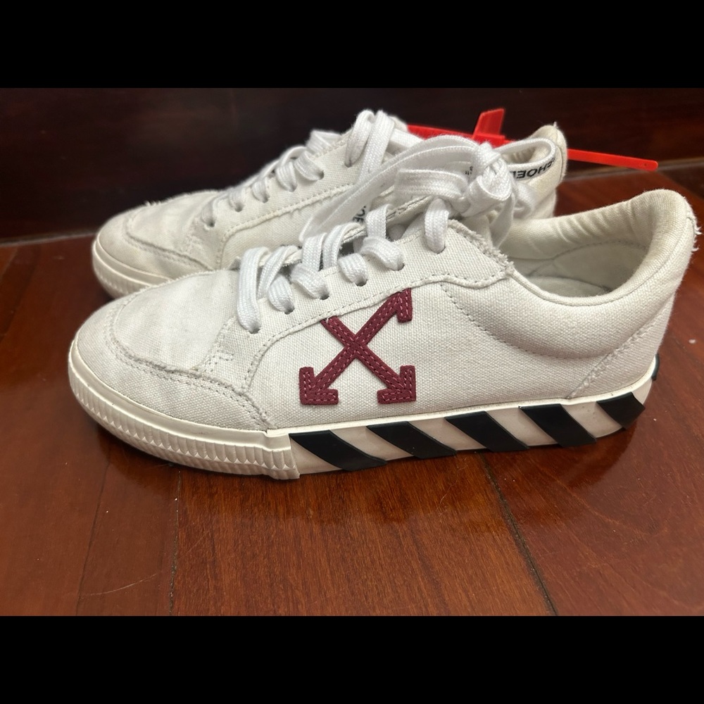OFF WHITE Shoes